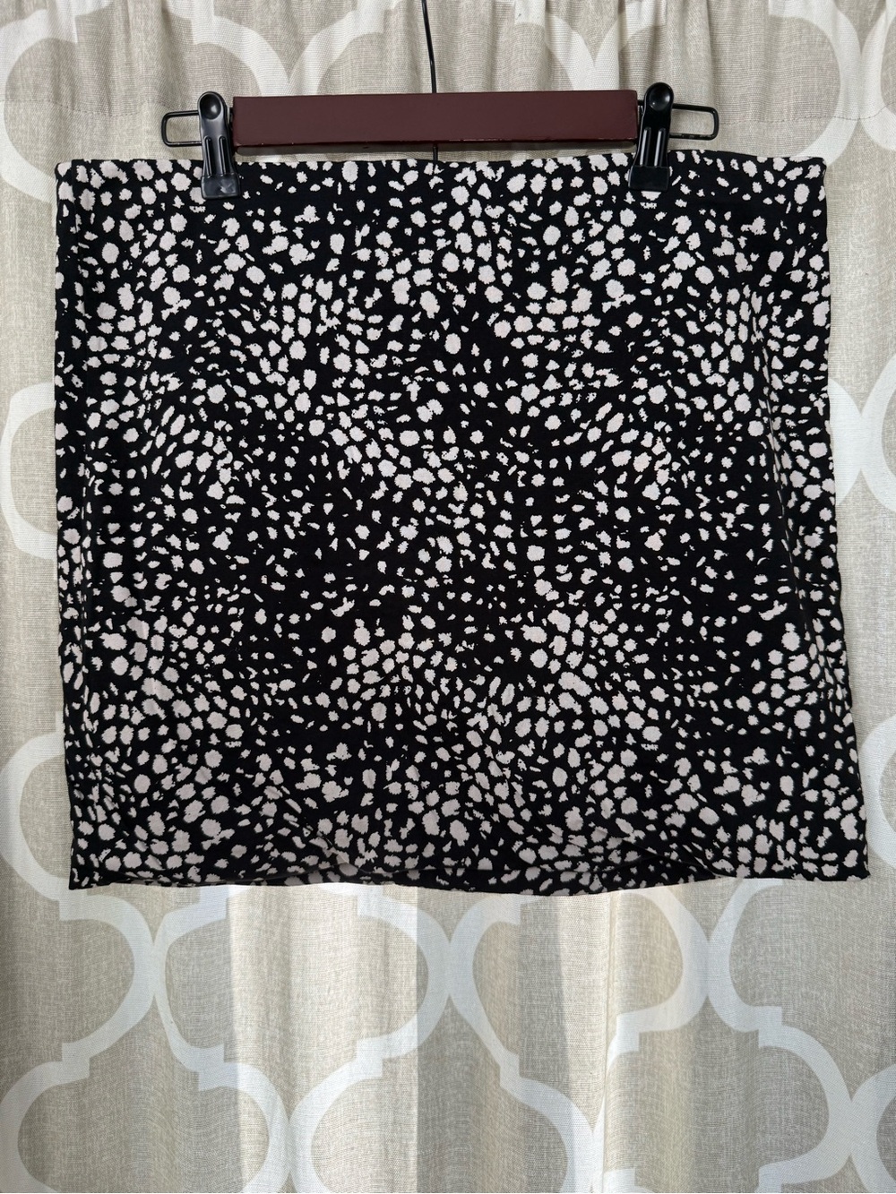 H&M Black and White Scale Print Relaxed Gathered Subtle Bubble Hem Mini Skirt